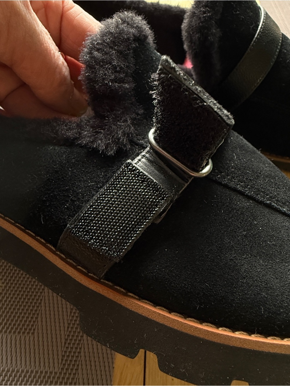 Vionic Kailen Black Suede Faux Fur Shearling Lug Sole Mule Clogs Women’s Size 10 - Picture 10 of 14